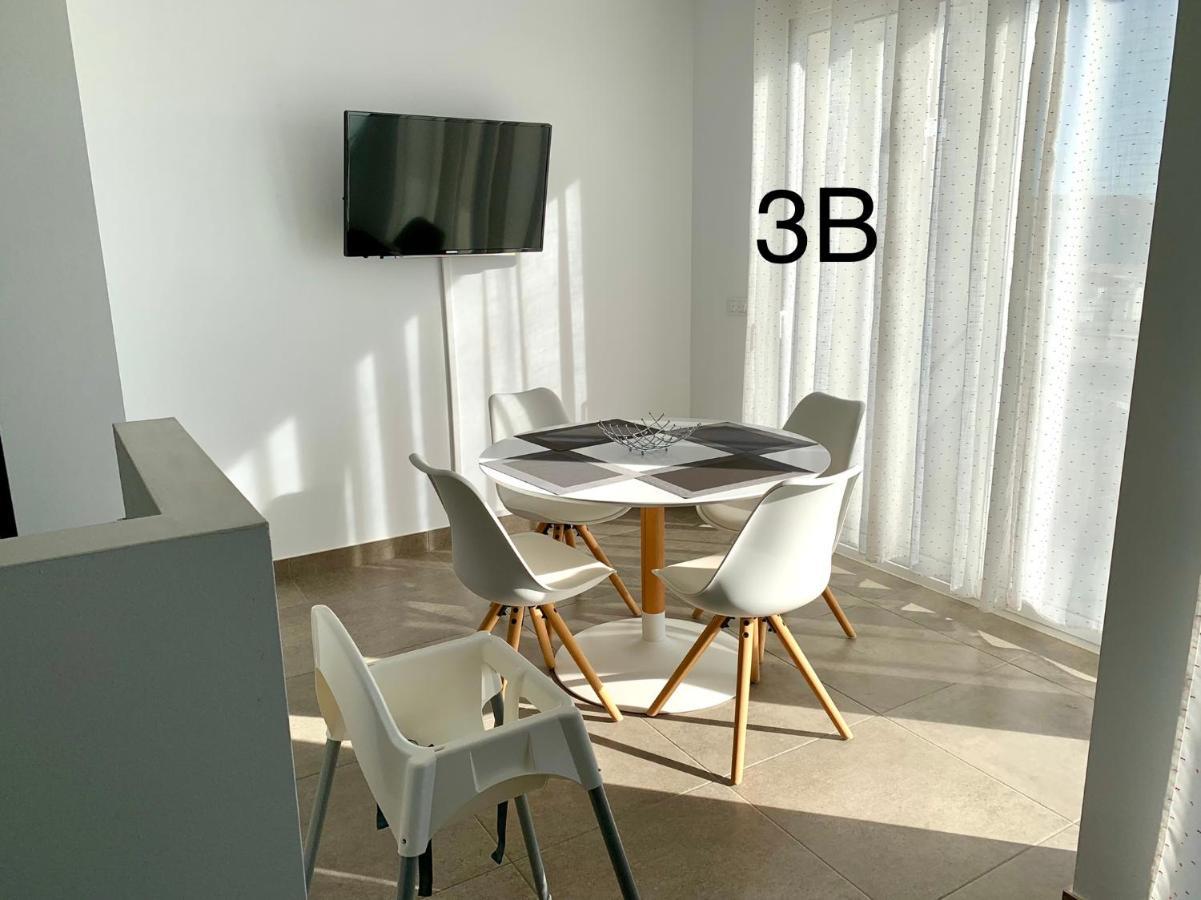 Edifici Valeria Appartement Empuriabrava Buitenkant foto