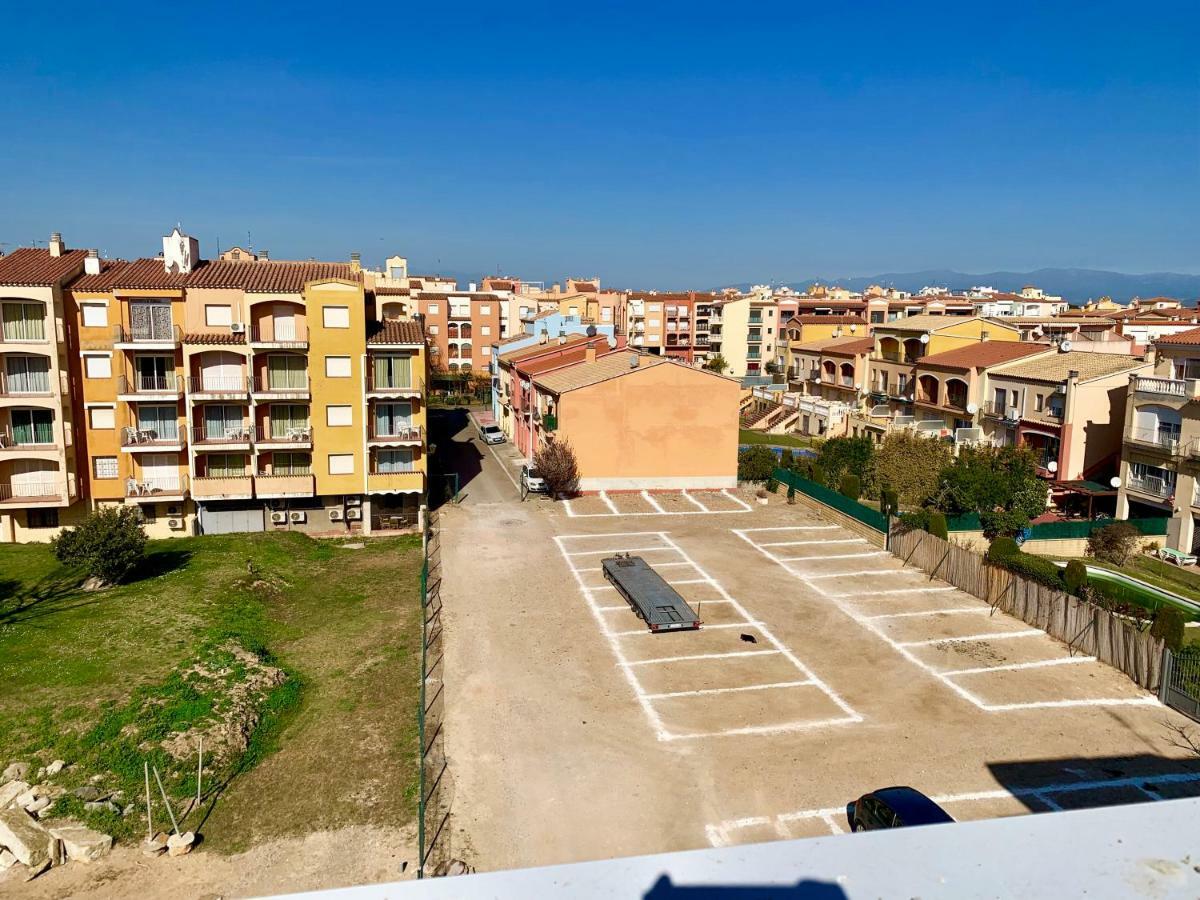 Edifici Valeria Appartement Empuriabrava Buitenkant foto